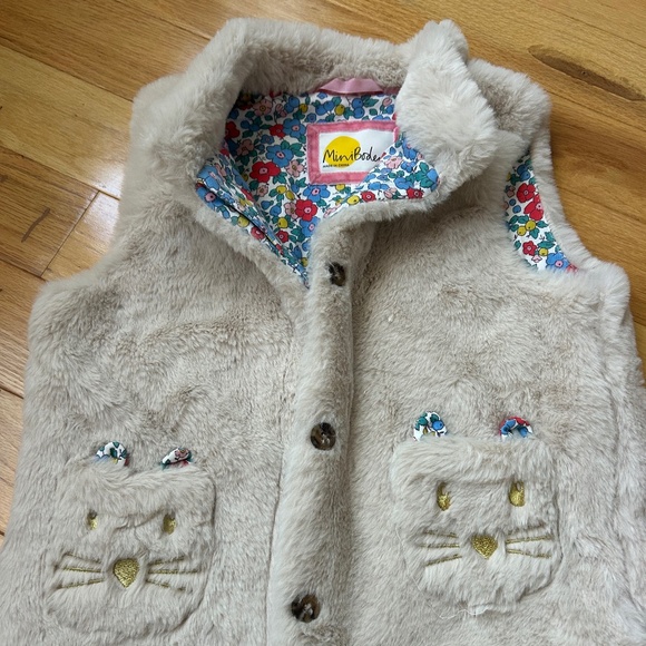 Mini Boden fur cat vest